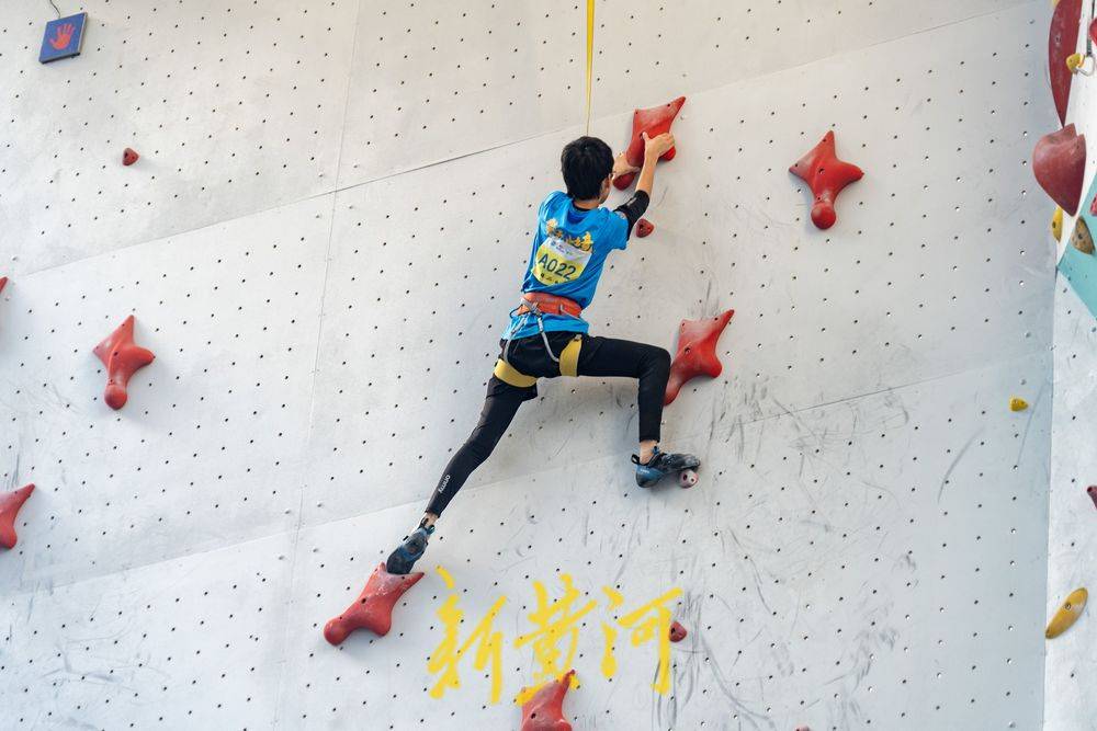 轻松幽默中 轻松幽默中