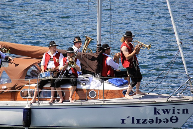 曼城出售阿爾瓦雷斯價格超哈蘭德3000萬鎊.
